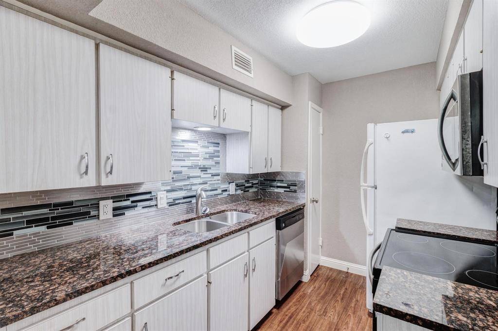 7928 Royal Lane #209, Dallas, TX 75230