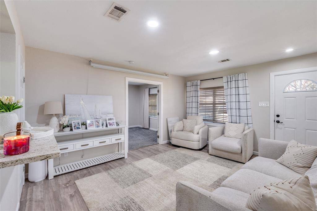 13803 Stardust Lane, Farmers Branch, TX 75234