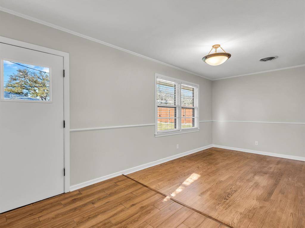 3404 Cromart Avenue, Fort Worth, TX 76133