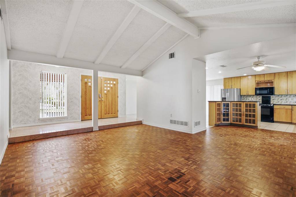 15721 Mapleview Circle, Dallas, TX 75248