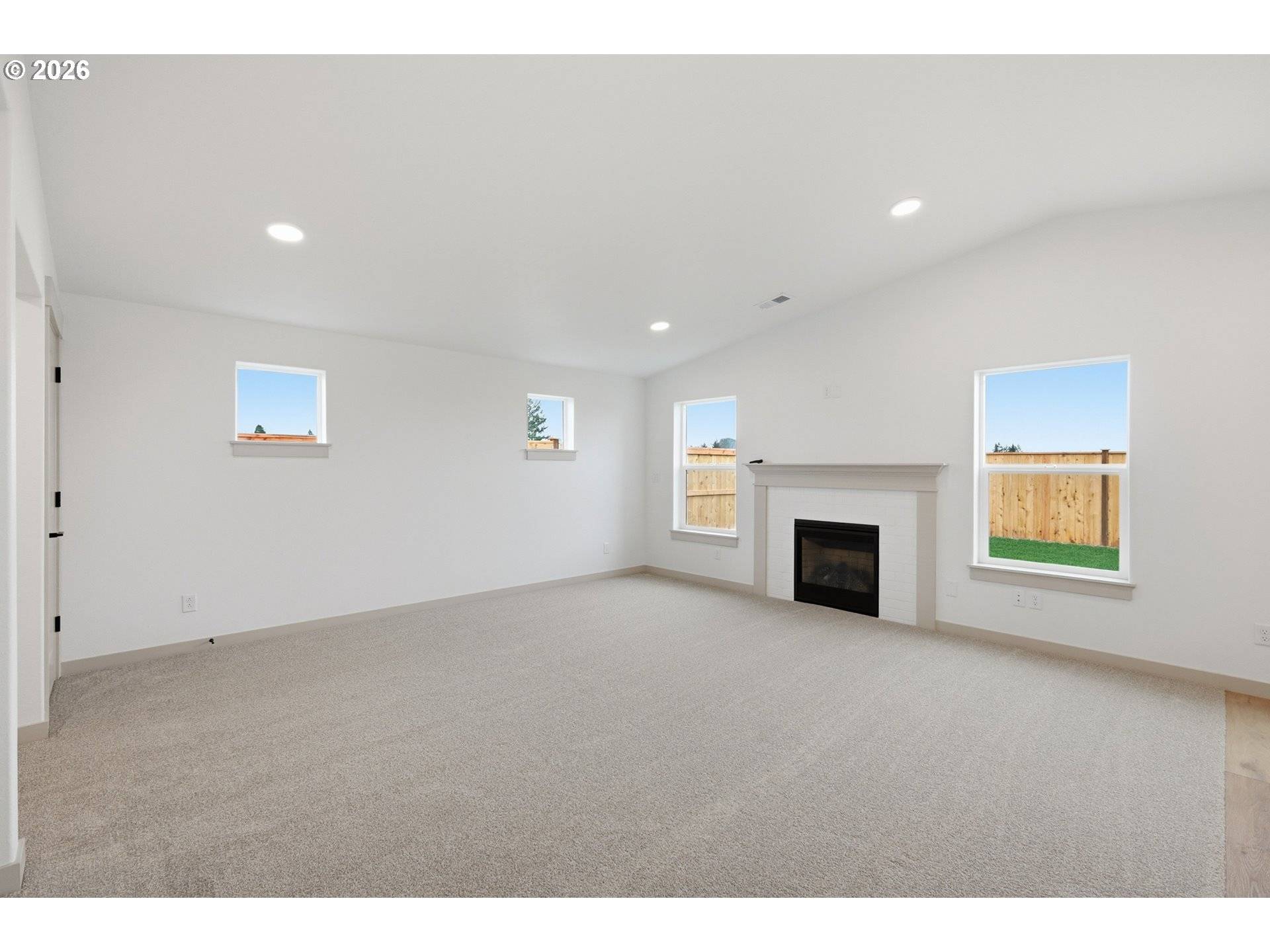 2213 W 10TH AVE, Junction City, OR 97448