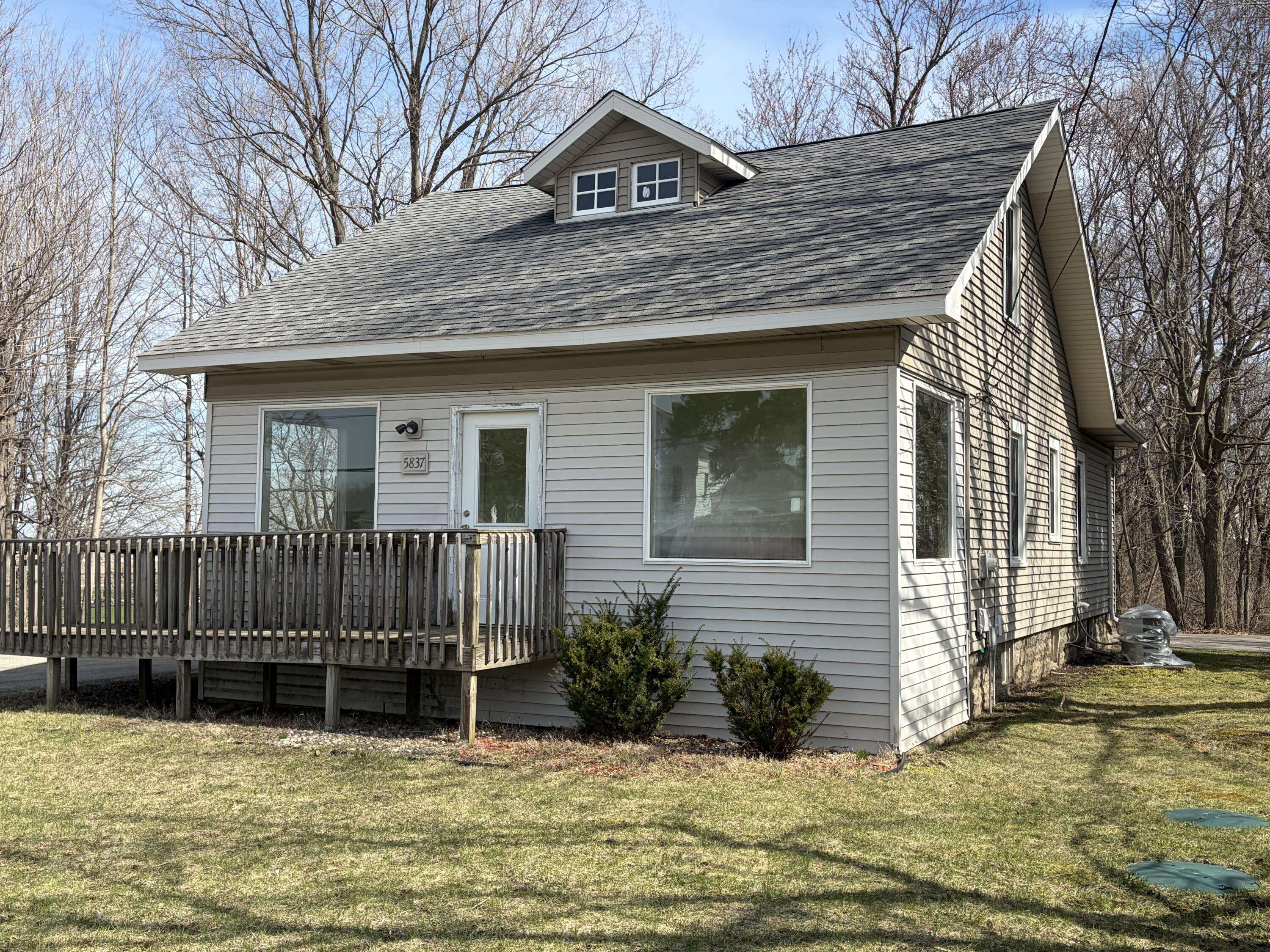 5837 Portage RD, Portage City, MI 49002