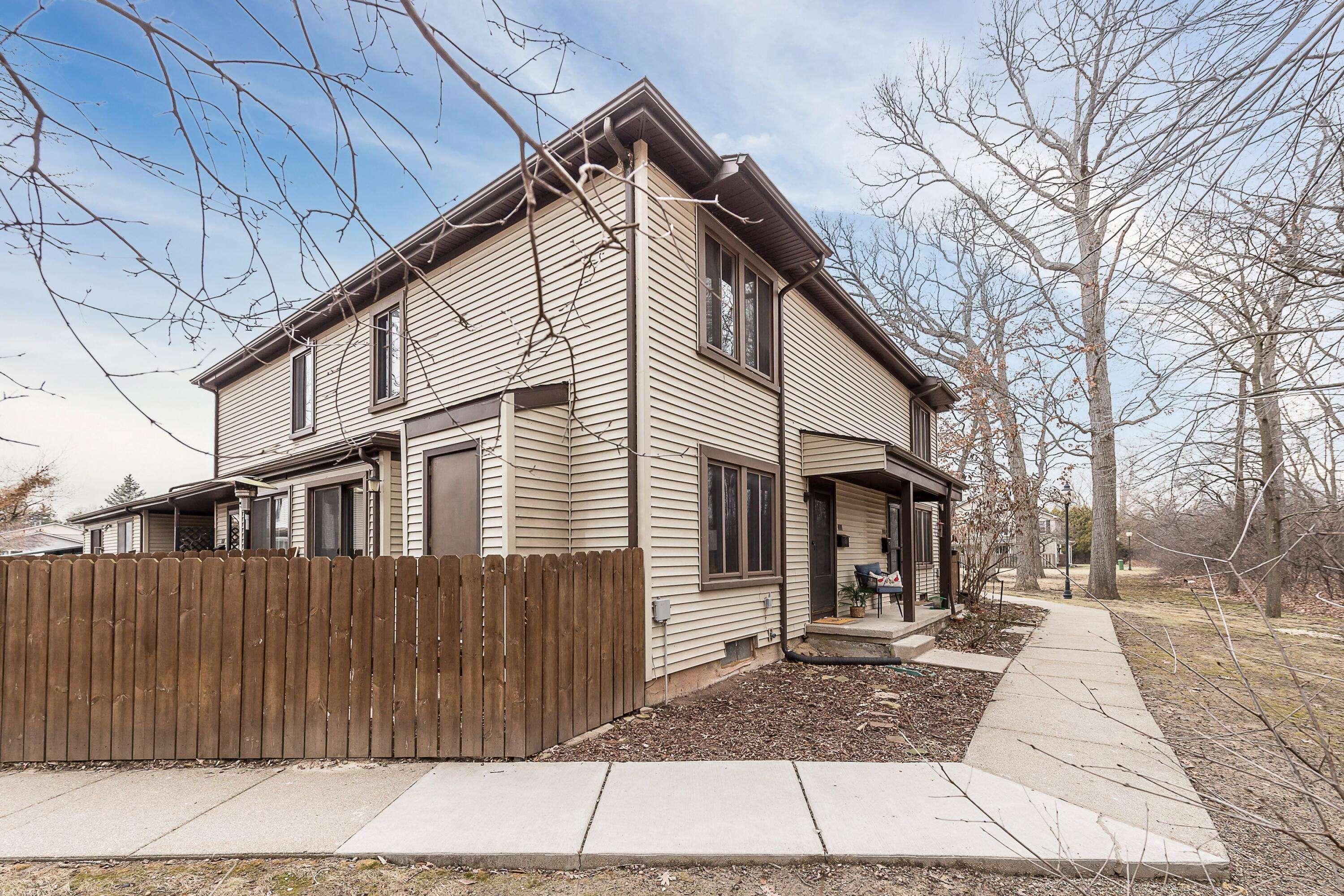 2938 Roundtree BLVD, Ypsilanti Twp, MI 48197