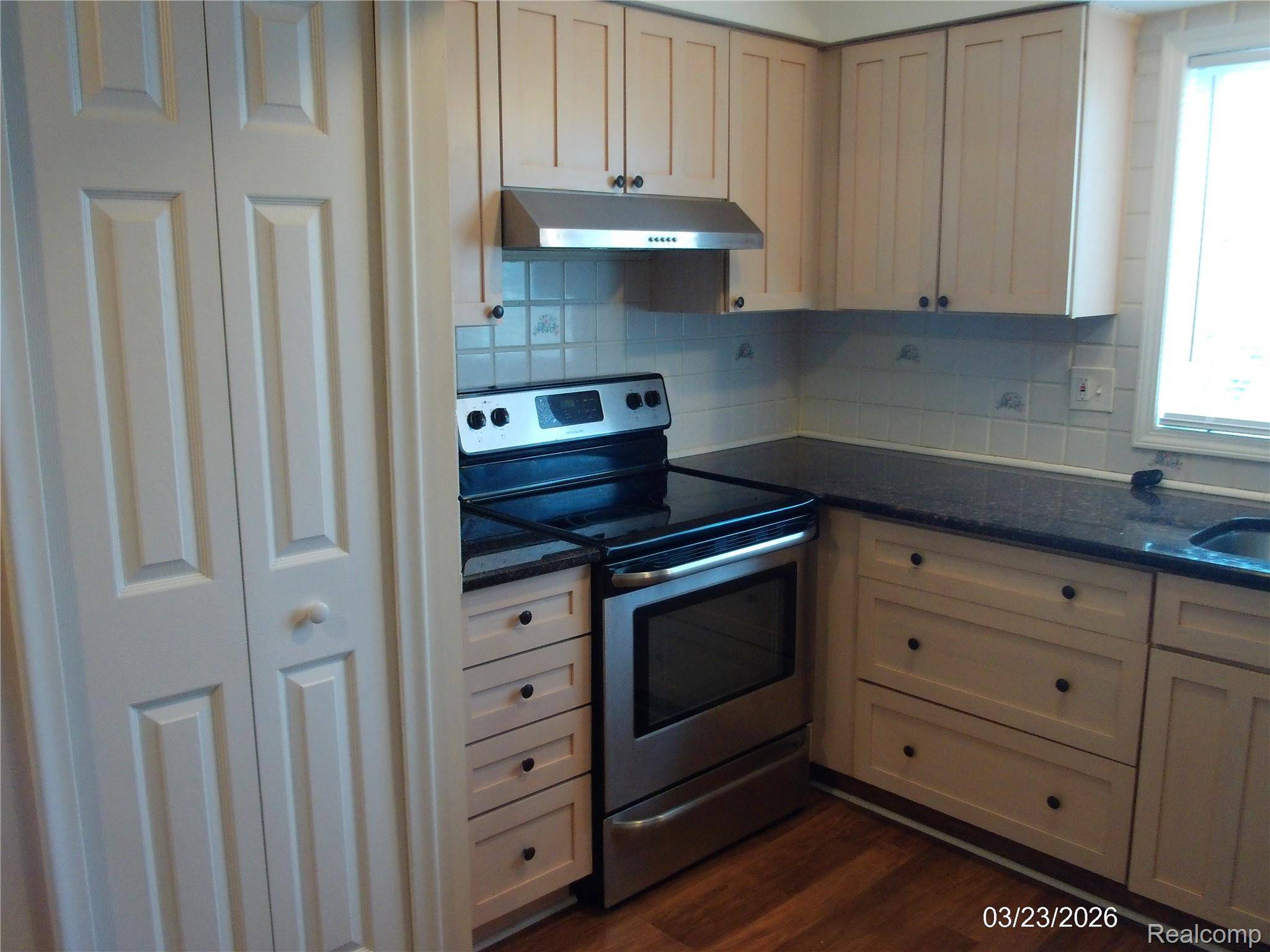 24495 Quad Park LN, Clinton Charter Township, MI 48035