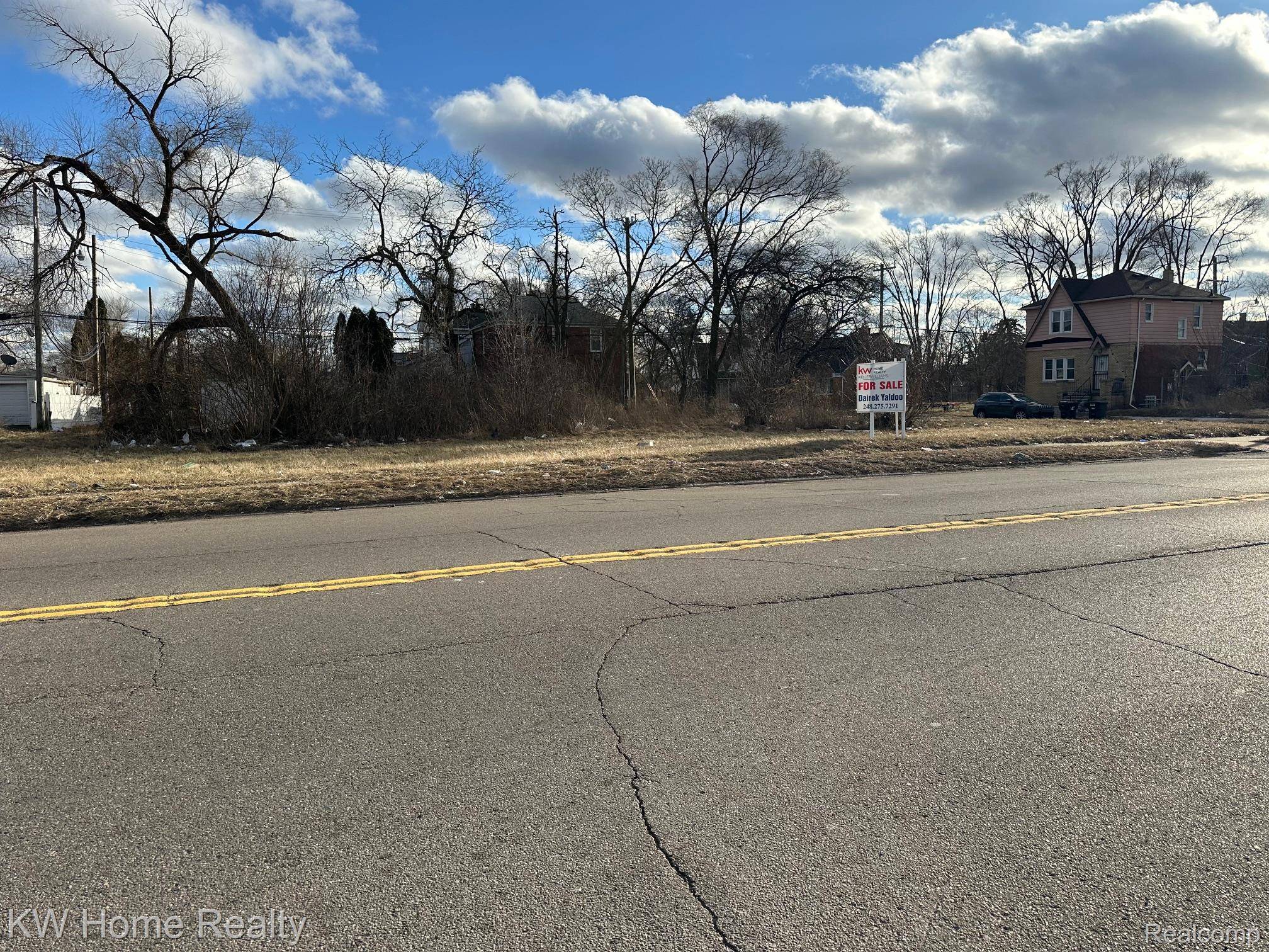 3302 E 7 MILE RD, Detroit, MI 48234