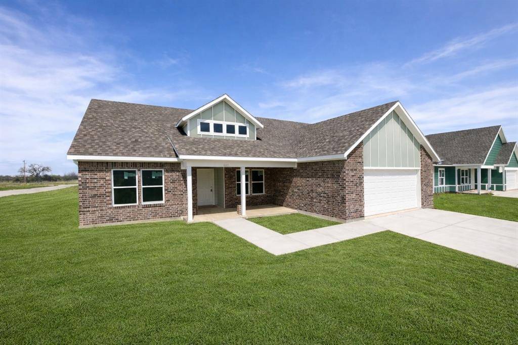 613 Crockett Drive, Cleburne, TX 76033