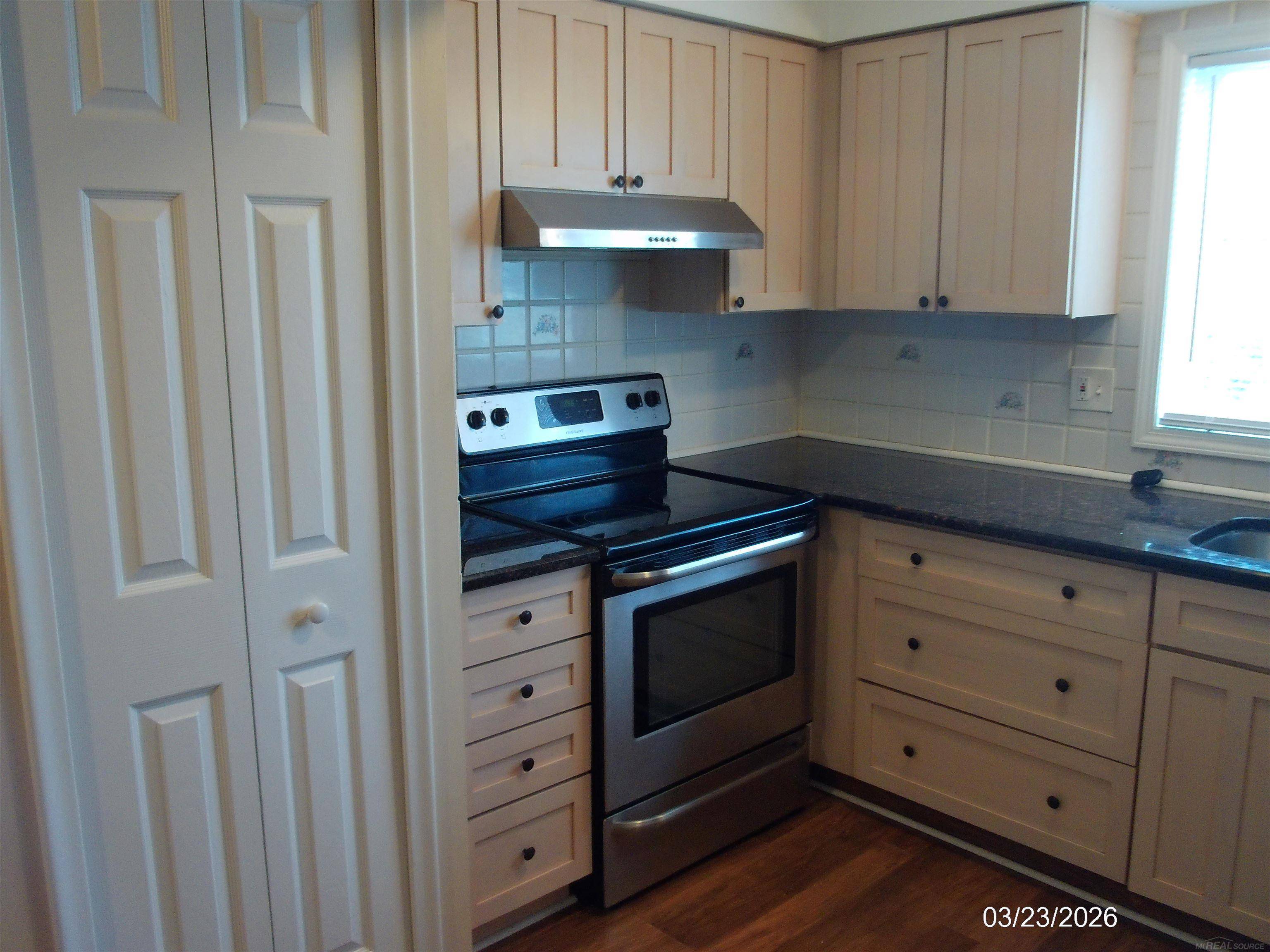 24495 QUAD PARK LN, Clintonchartertownship_macomb, MI 48035