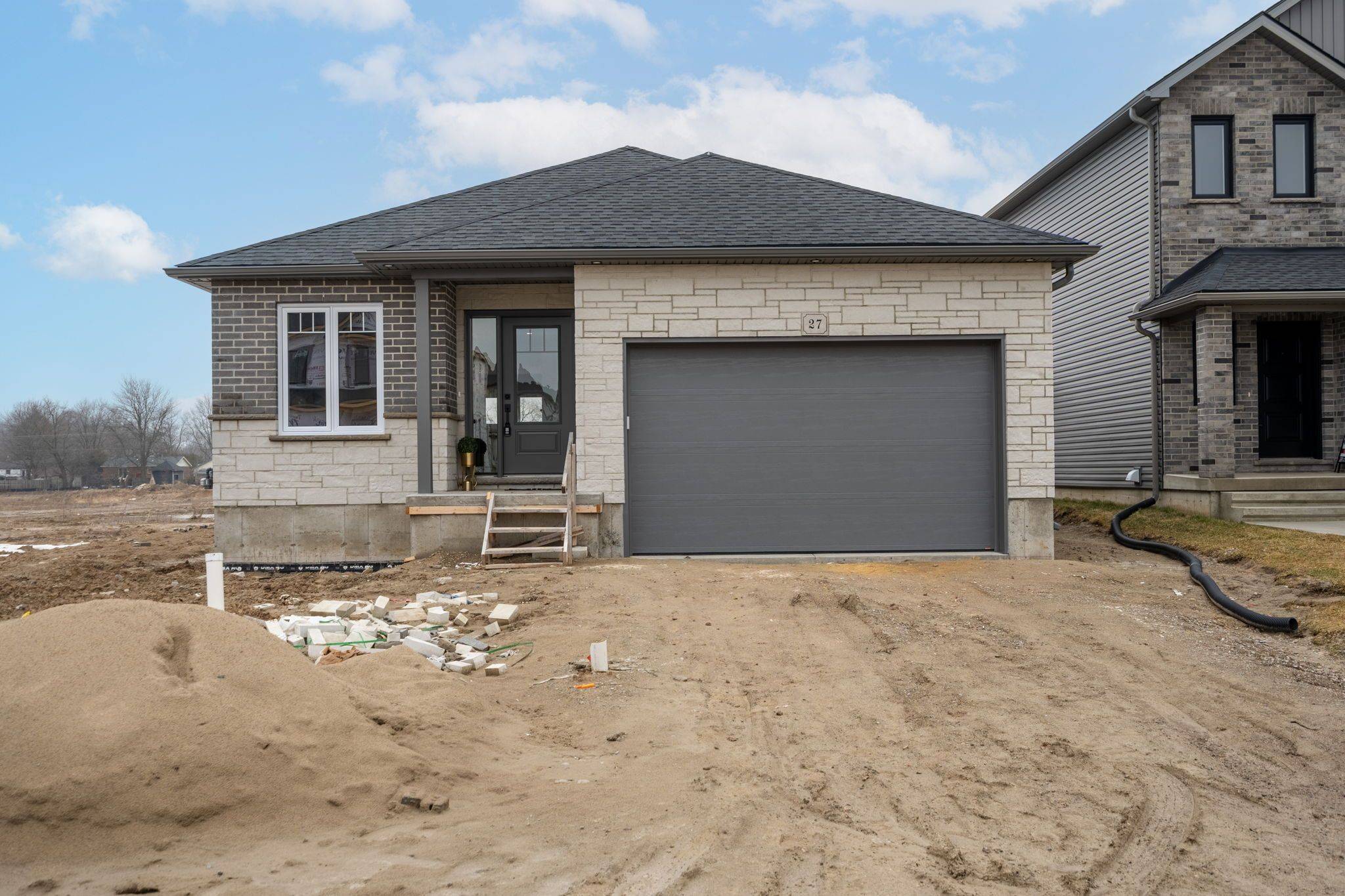 27 Sheldabren ST, North Middlesex, ON N0M 1A0