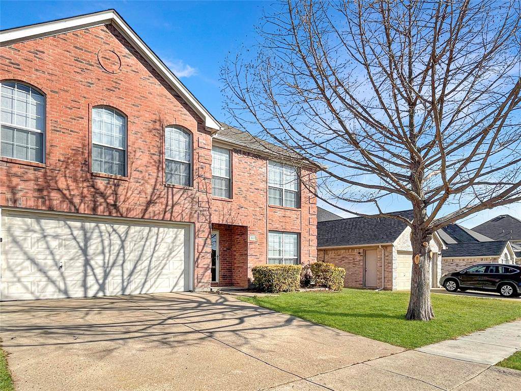 303 Quail Meadows Lane, Arlington, TX 76002