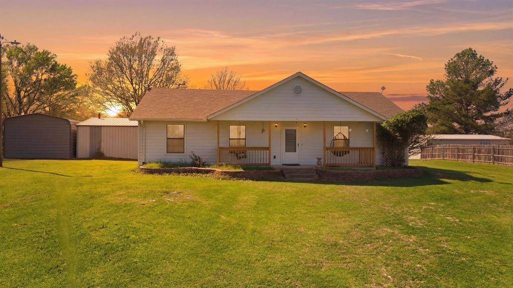 619 County Road 3350, Emory, TX 75440