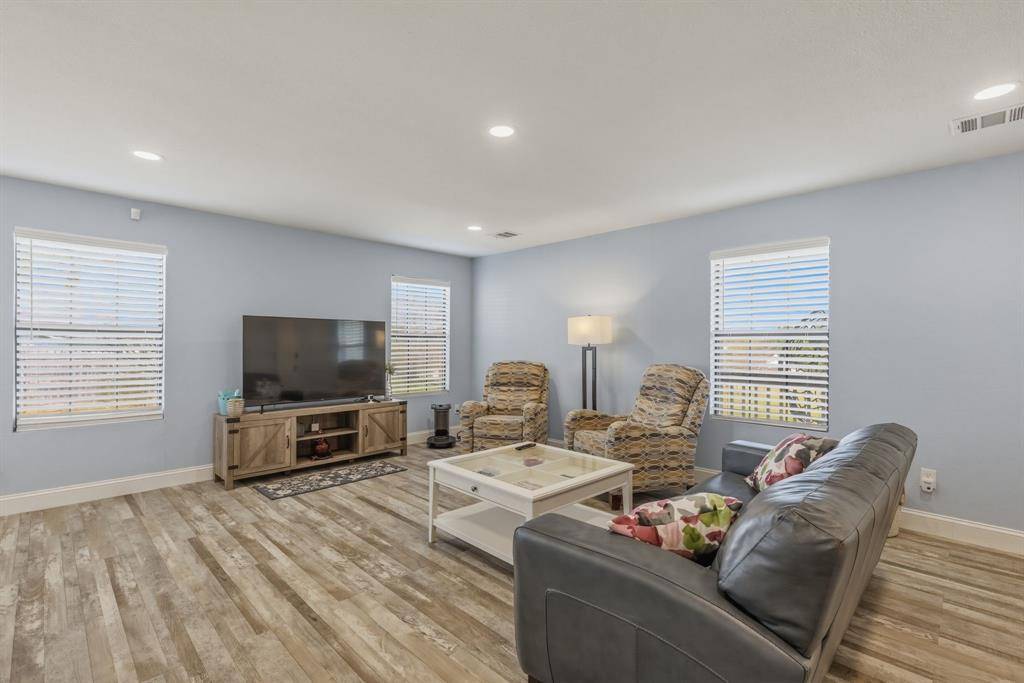 619 County Road 3350, Emory, TX 75440