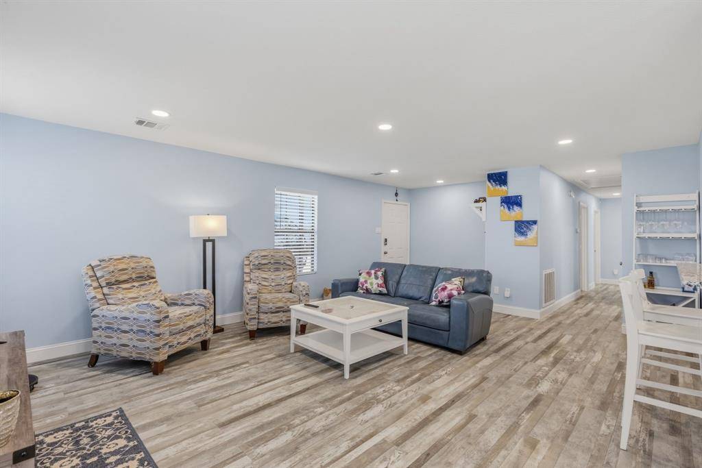 619 County Road 3350, Emory, TX 75440