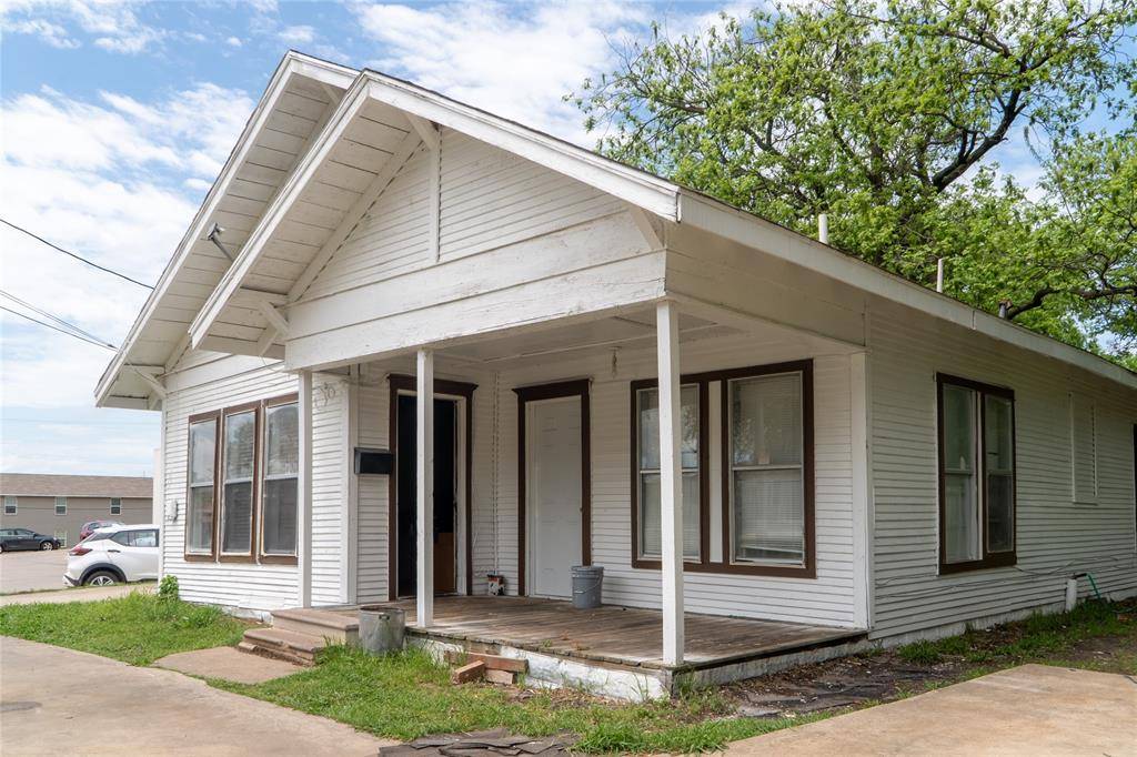 1810 Live Oak Street, Commerce, TX 75428