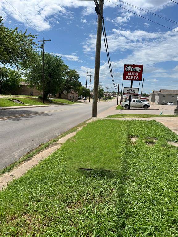 1810 Live Oak Street, Commerce, TX 75428