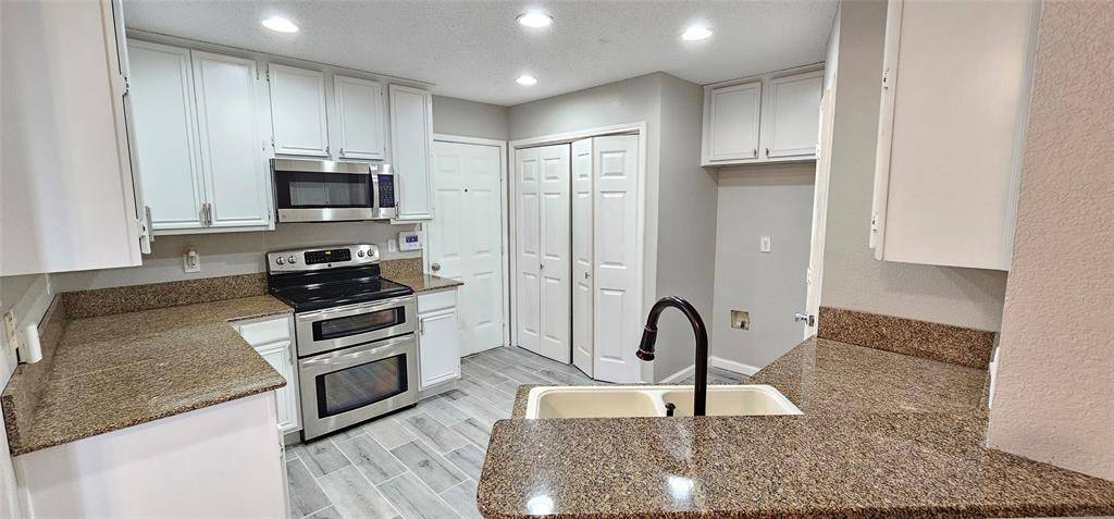 2956 S Bend Drive, Dallas, TX 75229