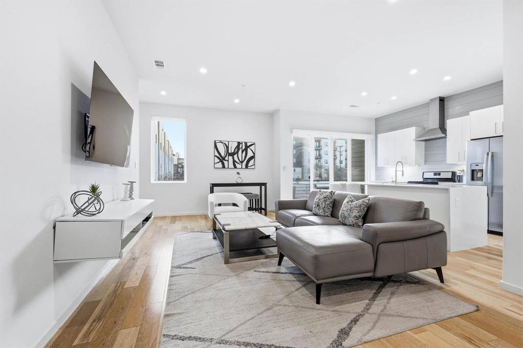 3812 San Jacinto Street #204, Dallas, TX 75204