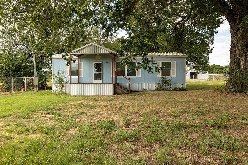 207 Lazy B Lane, Springtown, TX 76082