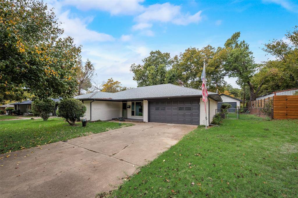 611 Ray Andra Drive, Desoto, TX 75115