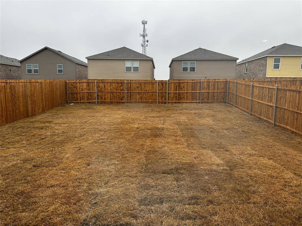 320 Glenwick Lane, Van Alstyne, TX 75495