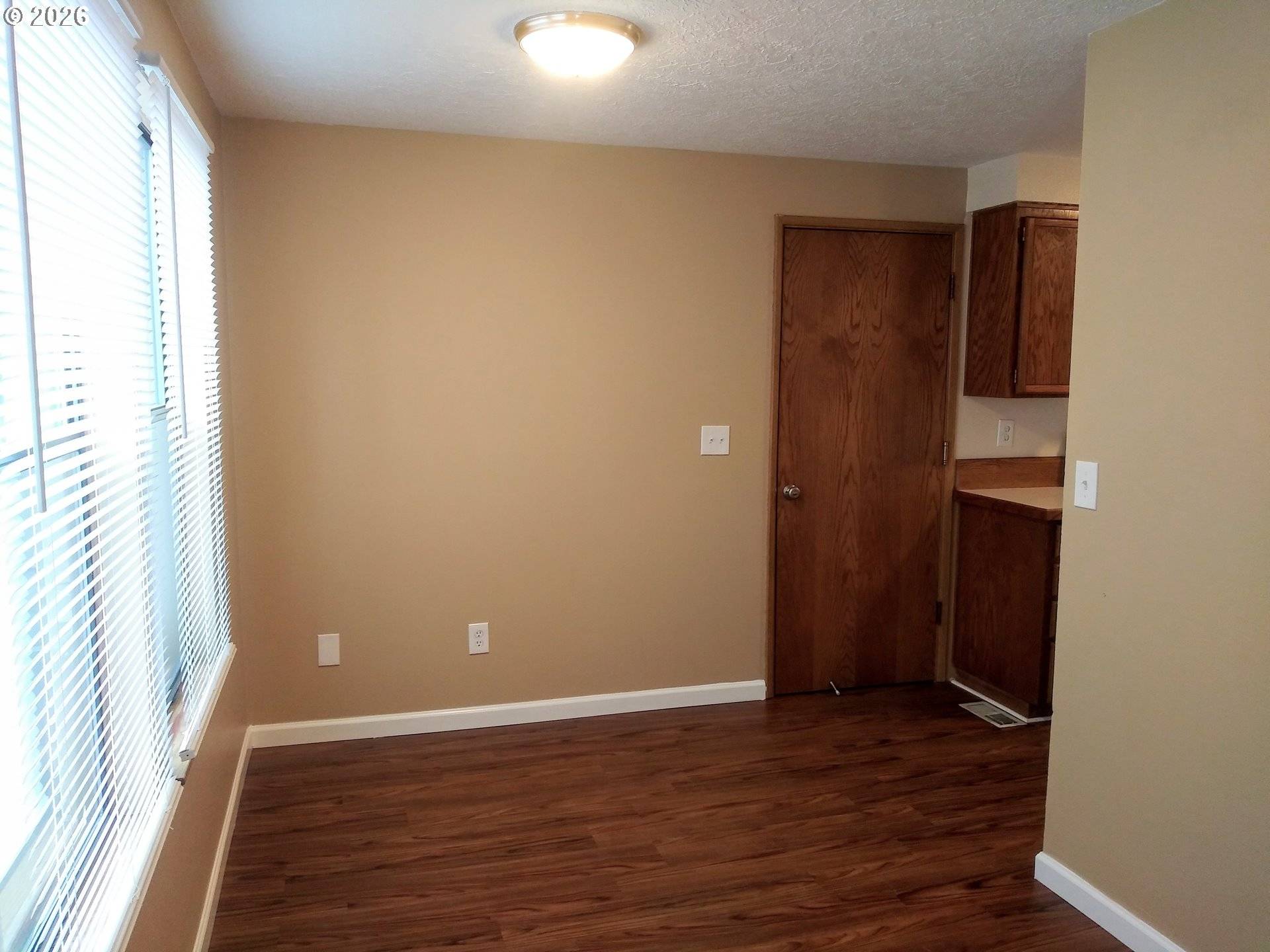 6822 SE WOODSTOCK BLVD, Portland, OR 97206