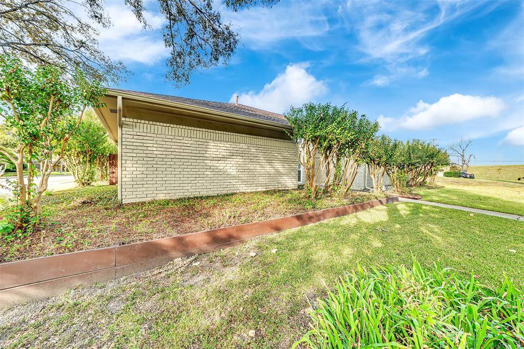 12401 Pleasant Valley Drive, Dallas, TX 75243