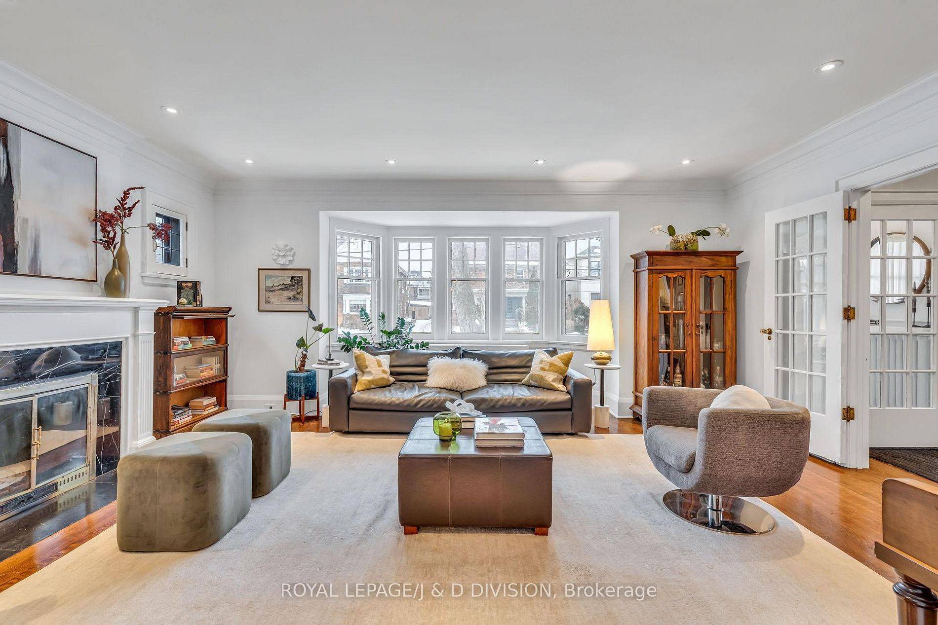 453 Oriole Pkwy, Toronto C03, ON M5P 2H7