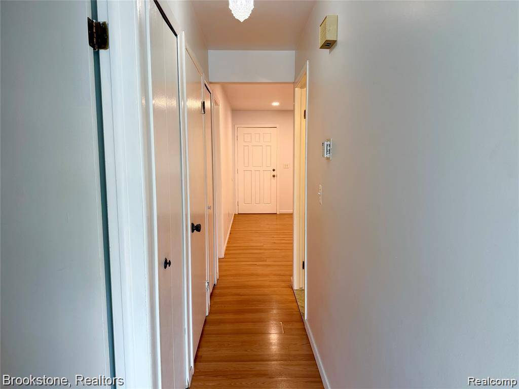 8401 18 Mile RD #196, Sterling Heights, MI 48313