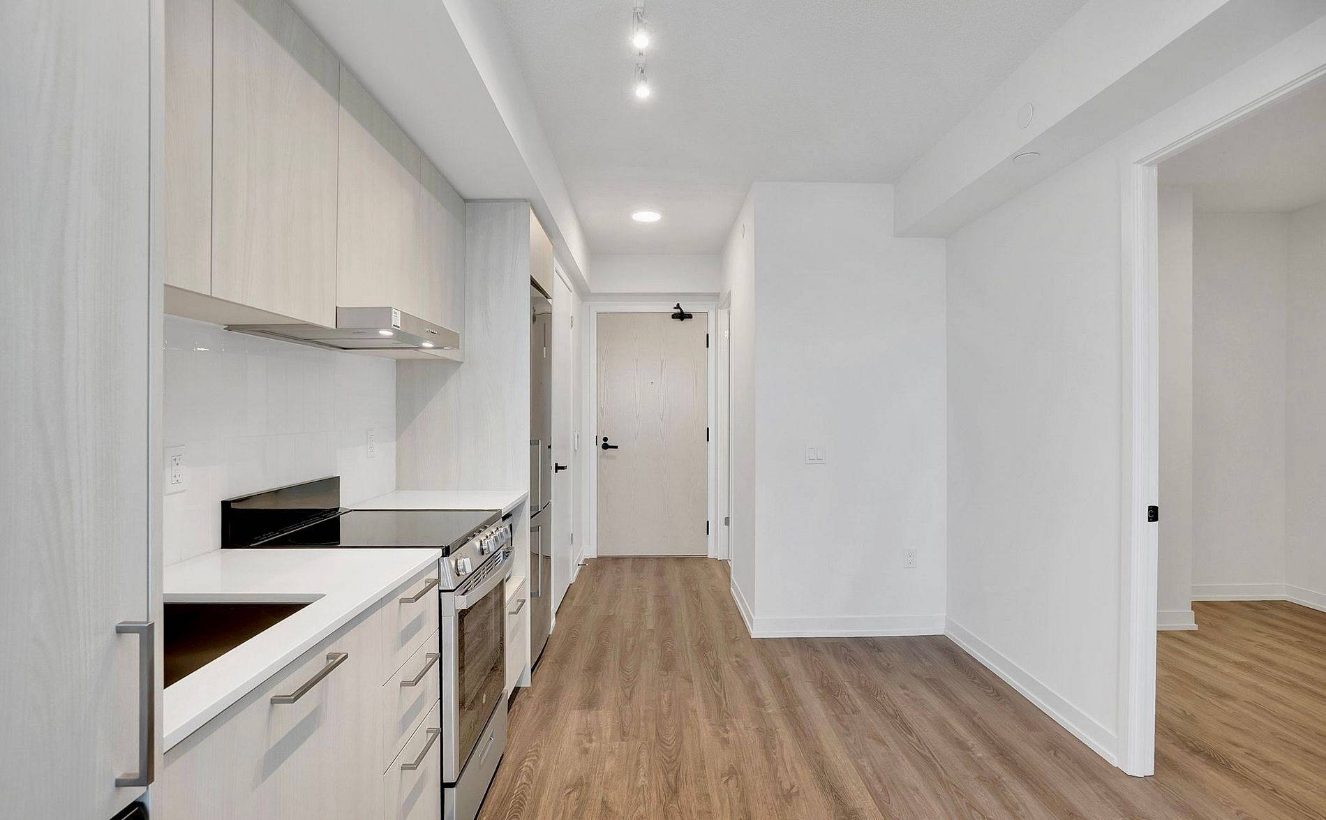 195 Commerce ST #2807, Vaughan, ON L4K 0P9