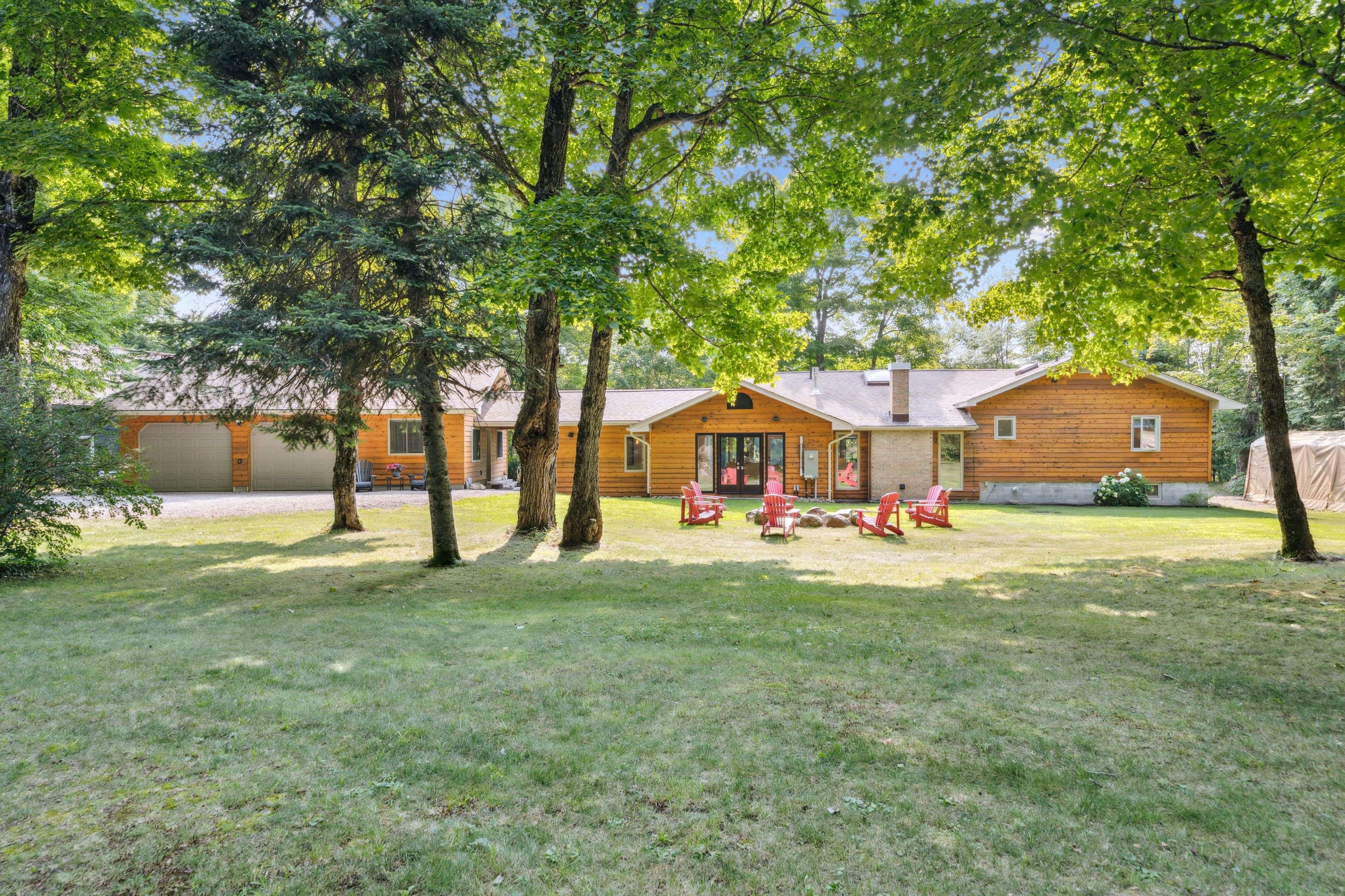 1319 Wolf CIR, Algonquin Highlands, ON P0A 1E0
