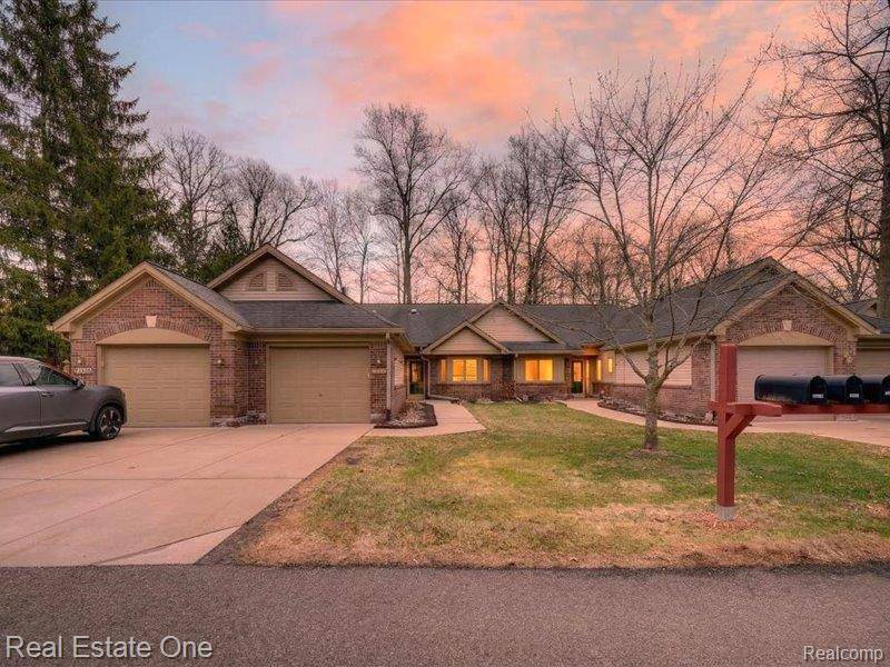 21338 MULBERRY CT #52, Farmington Hills, MI 48336