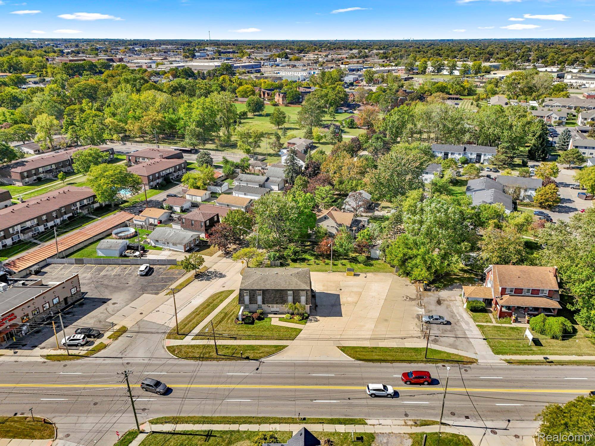 30401 Utica RD, Roseville, MI 48066