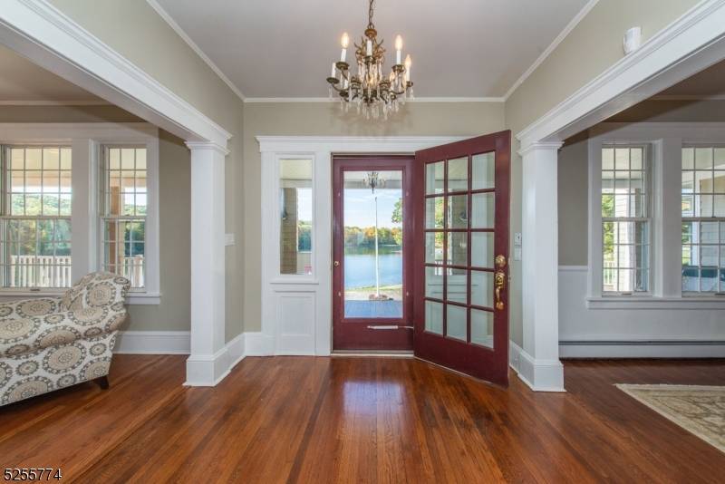 1 Brook Valley Ter, Kinnelon Boro, NJ 07405