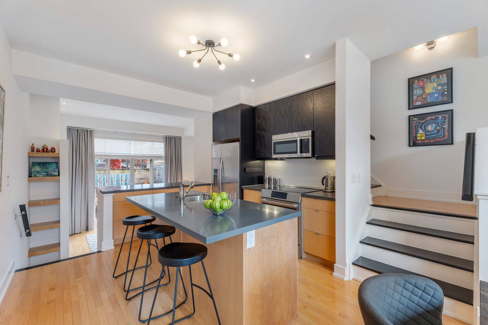 10A Cecil ST, Toronto C01, ON M5T 3B1