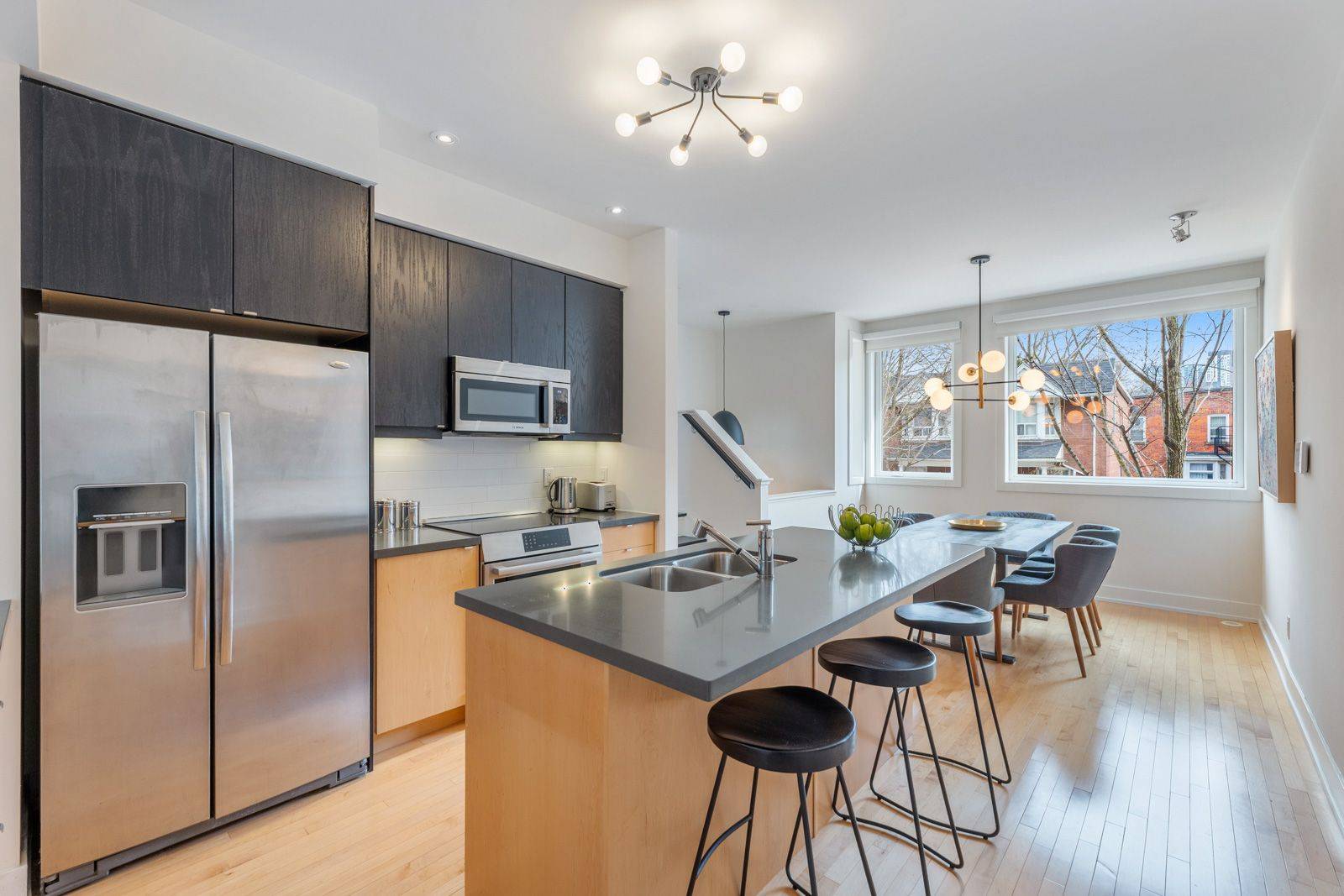 10A Cecil ST, Toronto C01, ON M5T 3B1