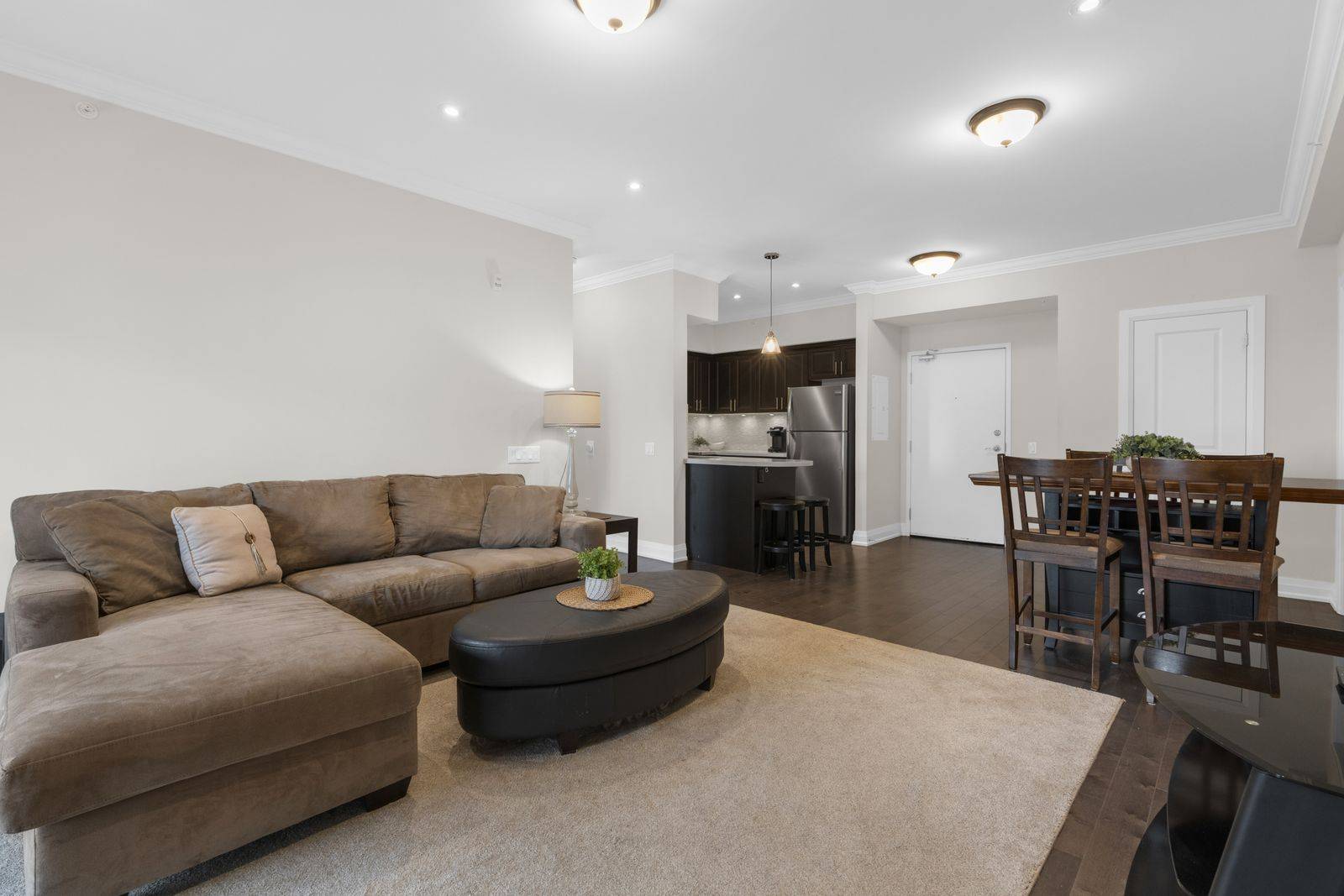 306 Essa RD #407, Barrie, ON L9J 0H5