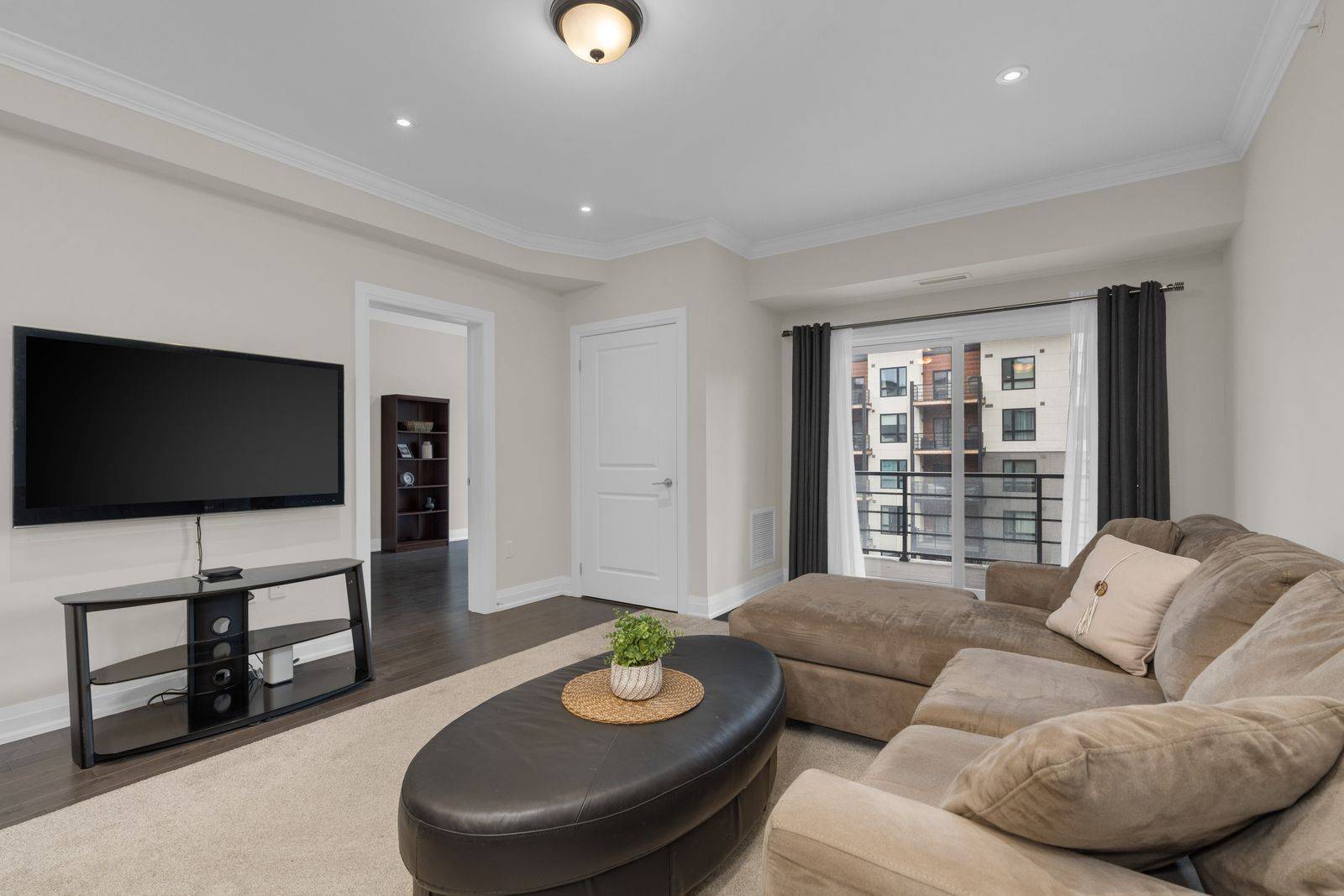 306 Essa RD #407, Barrie, ON L9J 0H5