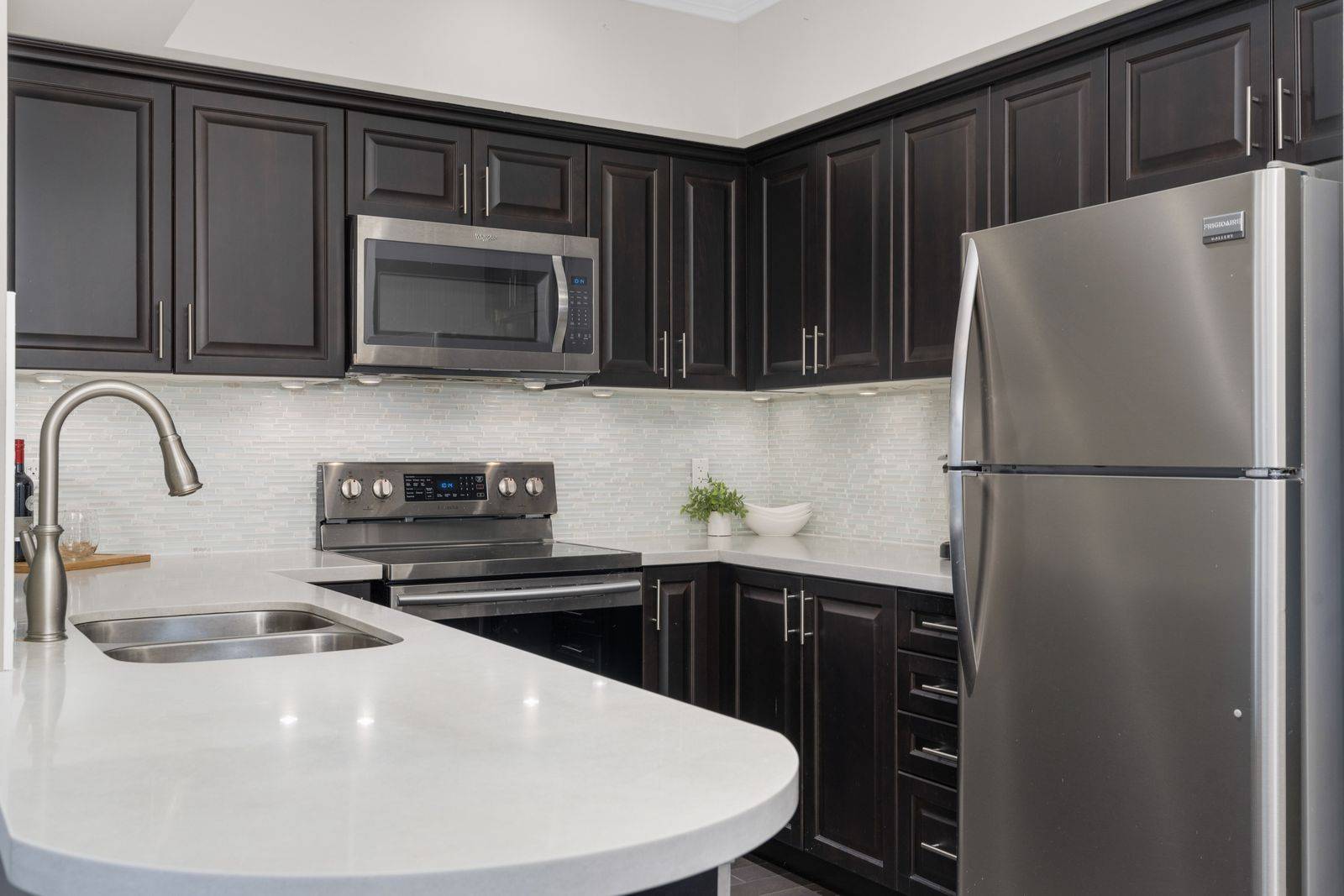 306 Essa RD #407, Barrie, ON L9J 0H5