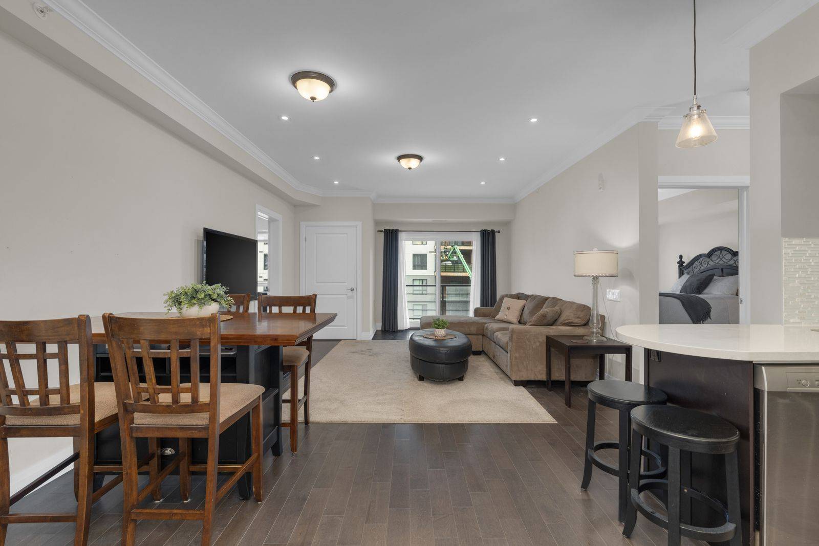 306 Essa RD #407, Barrie, ON L9J 0H5