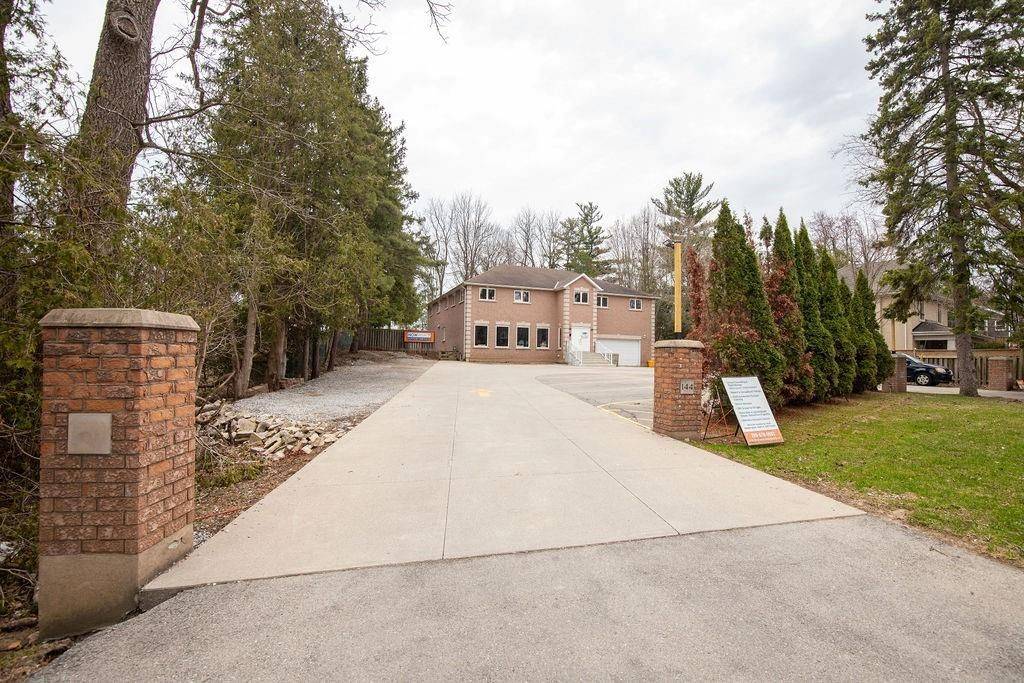 144 Wilson ST E, Hamilton, ON L9G 2B7