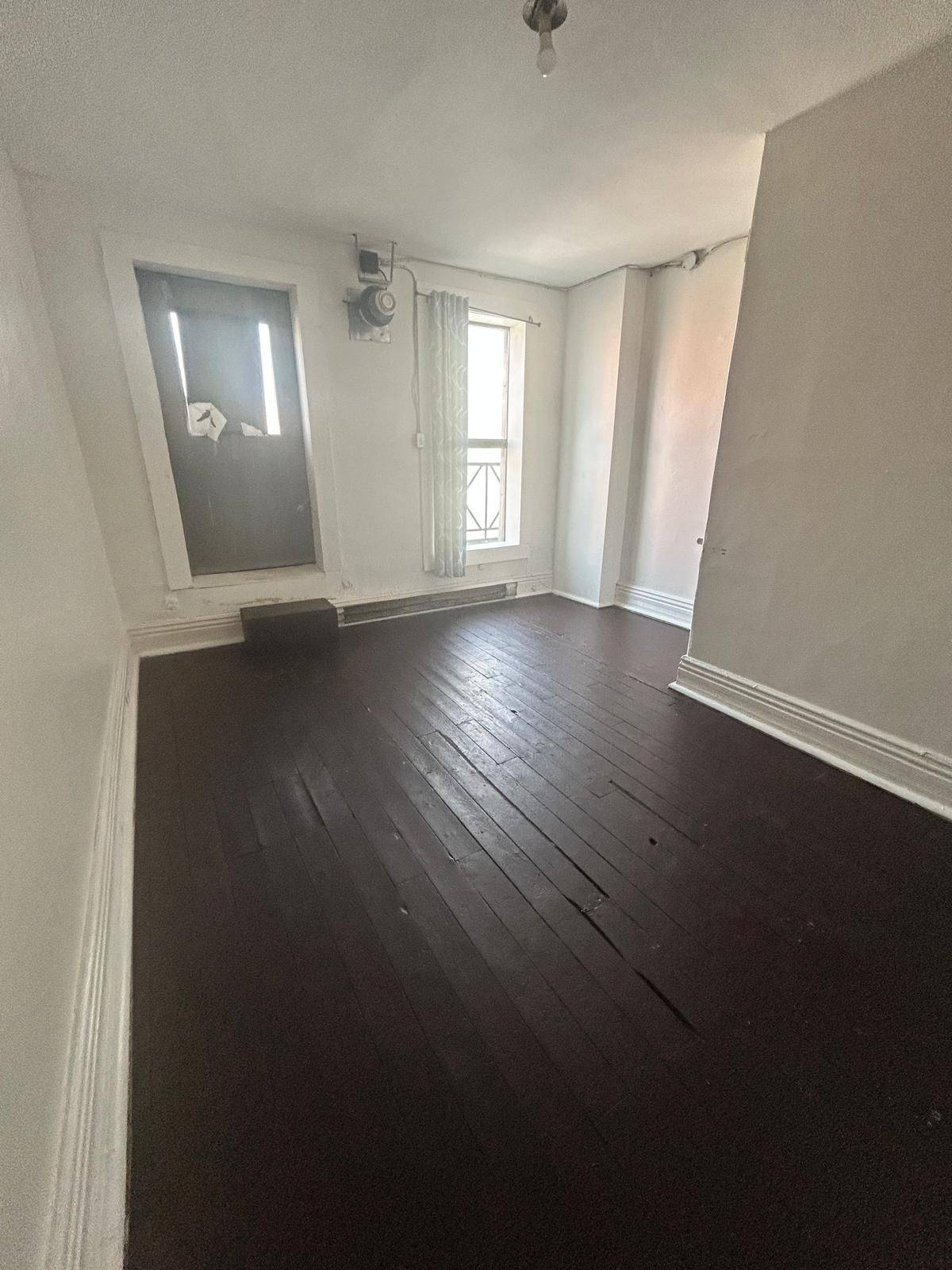 164 Charlotte ST #6, Peterborough, ON K9J 2T7