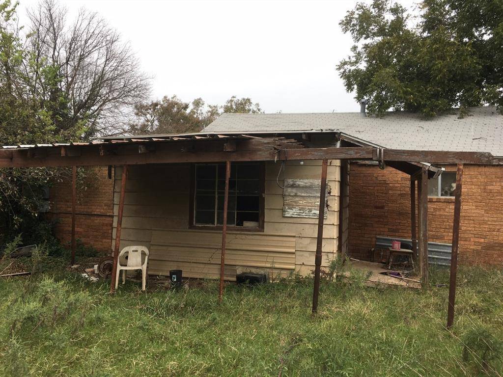 705 W 6th Street, Coleman, TX 76834
