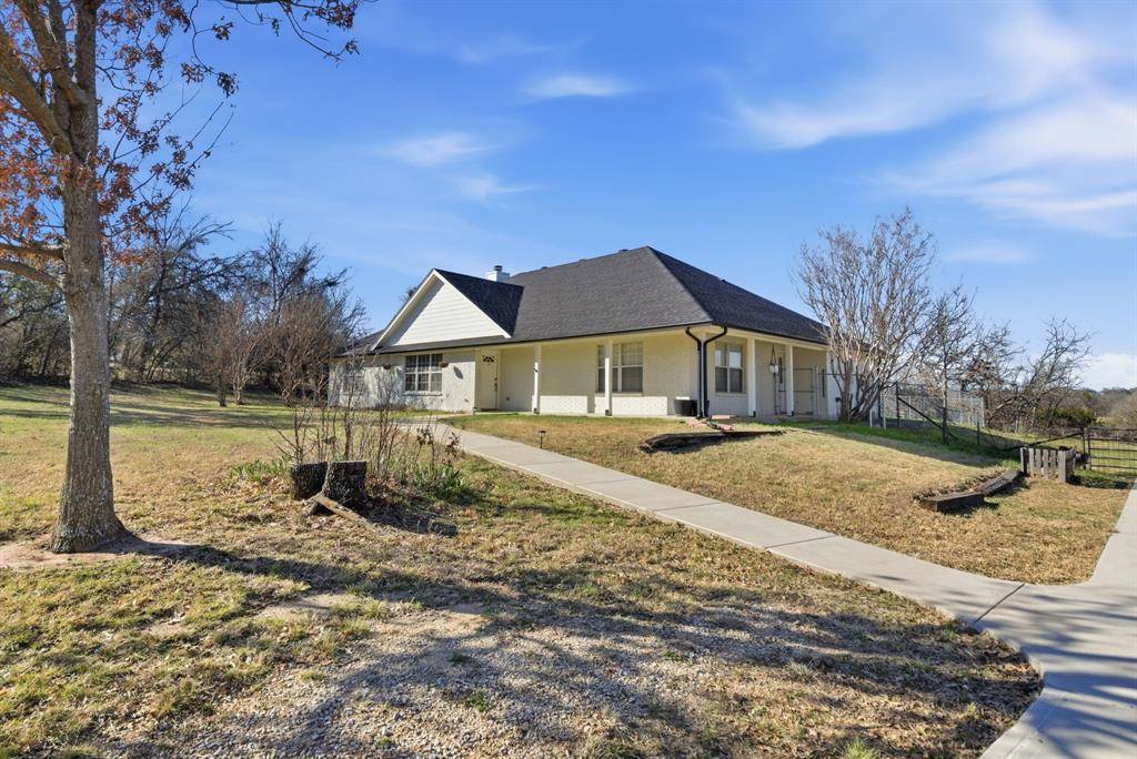 321 E Woody Creek Court, Springtown, TX 76082