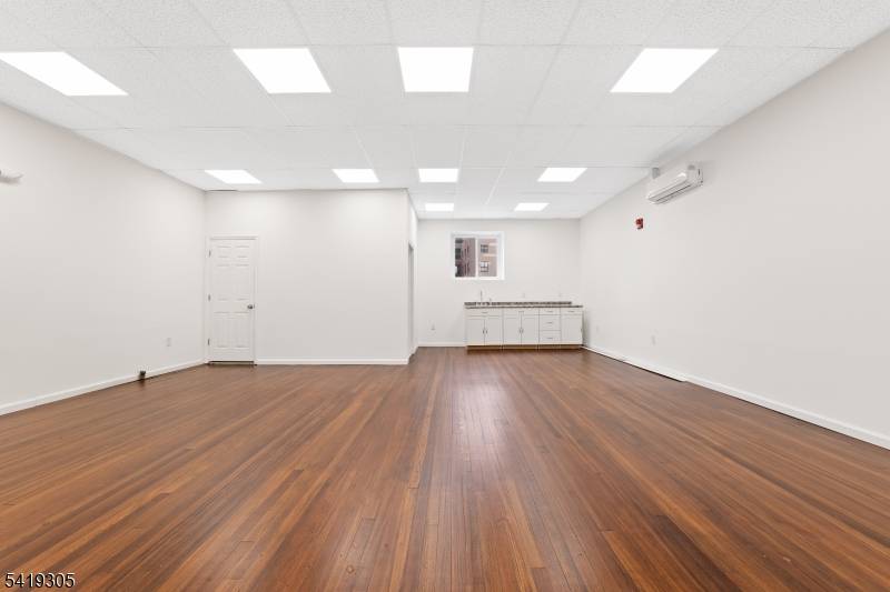 48 Commerce St, Newark City, NJ 07102