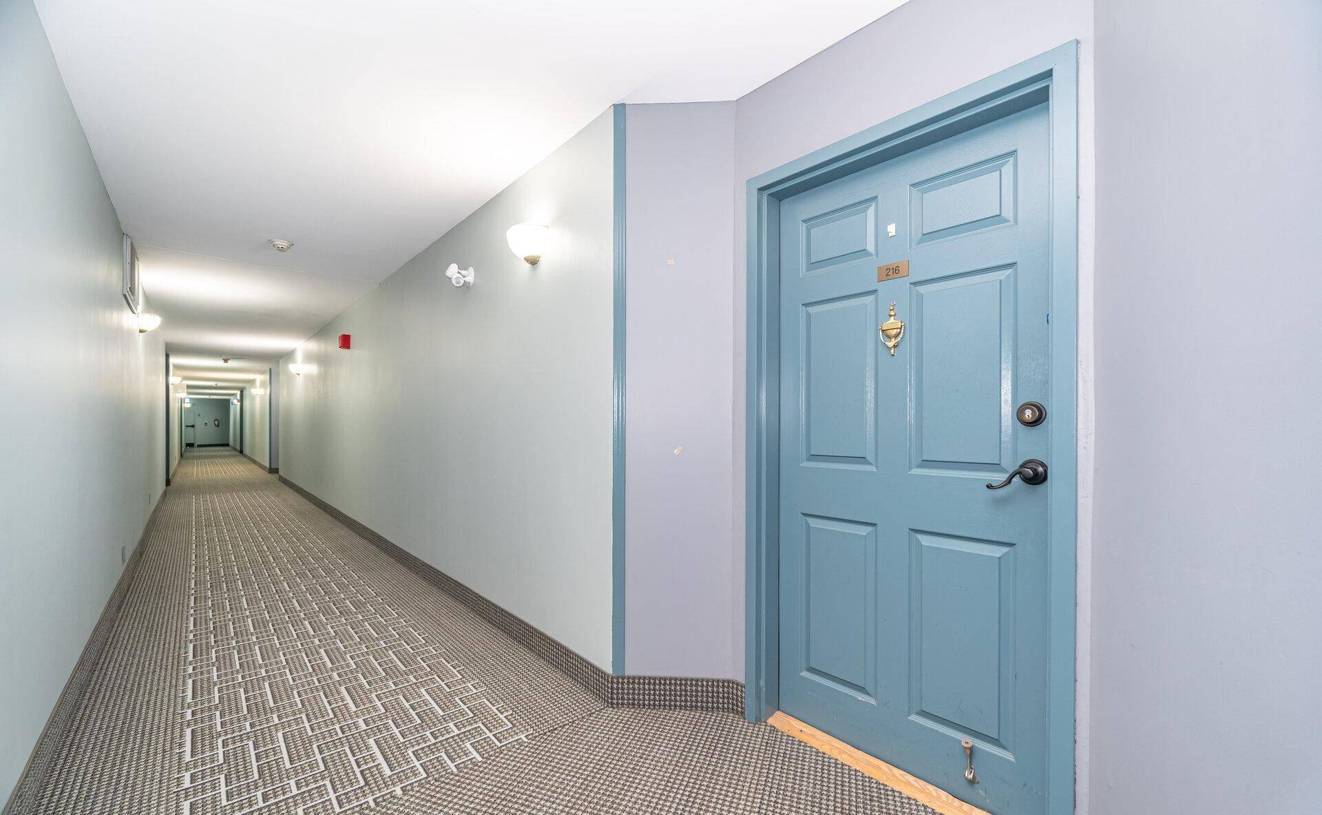 75 Treelawn BLVD #216, Vaughan, ON L0J 1C0
