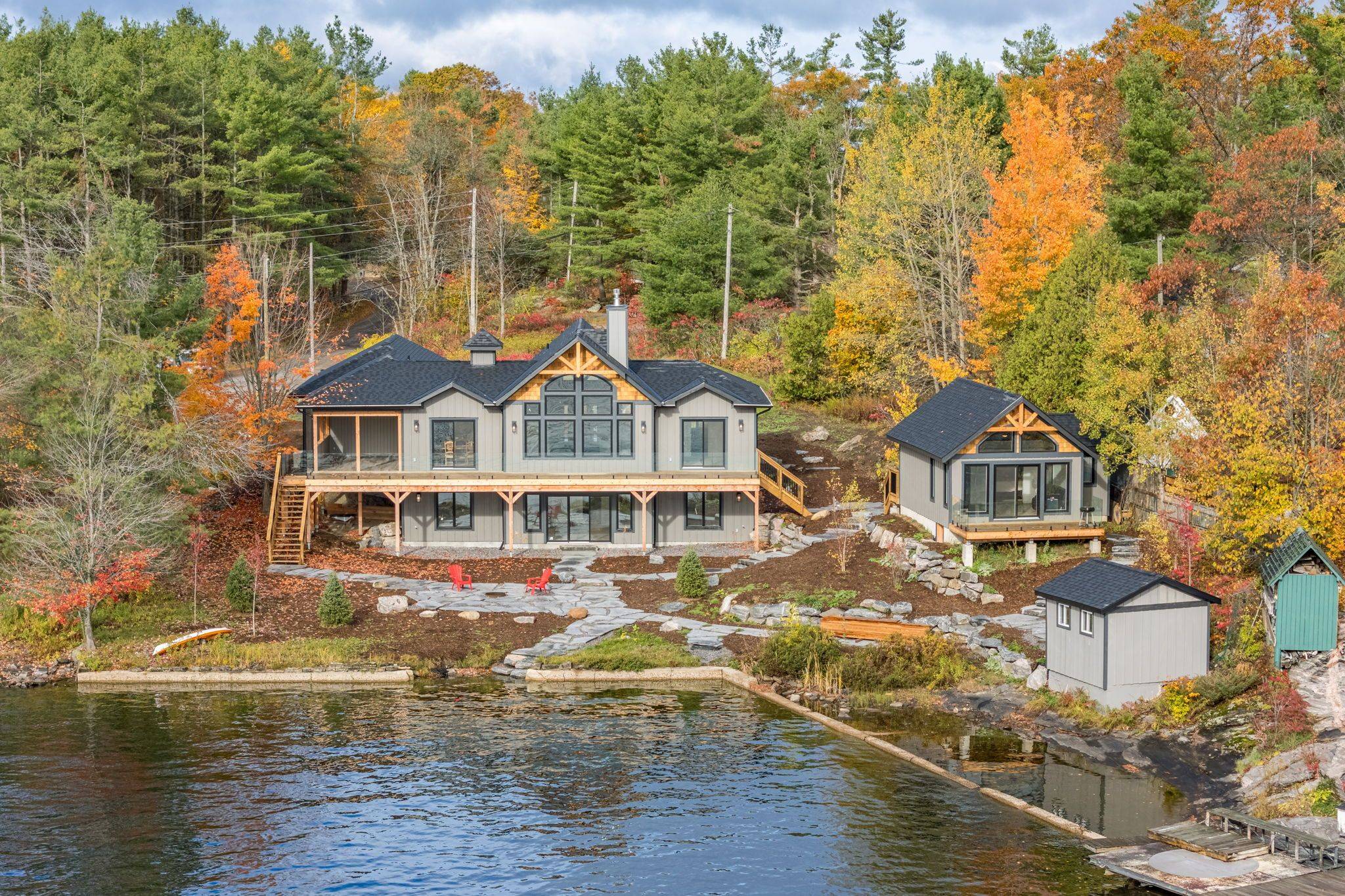 1111 Lakeshore DR, Gravenhurst, ON P1P 1R2