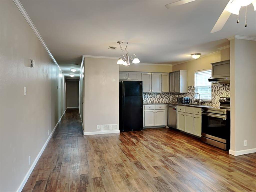 1414 Record Crossing Road, Dallas, TX 75235