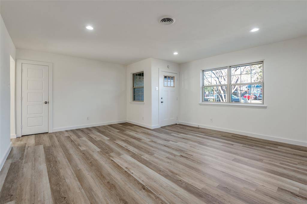 3072 Mark Twain Drive, Farmers Branch, TX 75234