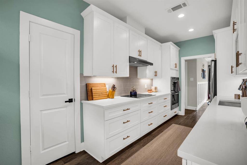 10716 Park Village Place #B, Dallas, TX 75230