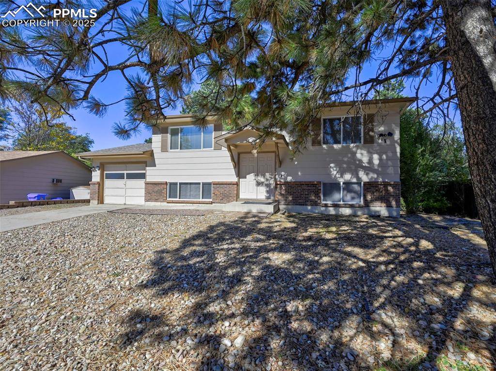 5165 Crestwood DR, Colorado Springs, CO 80918