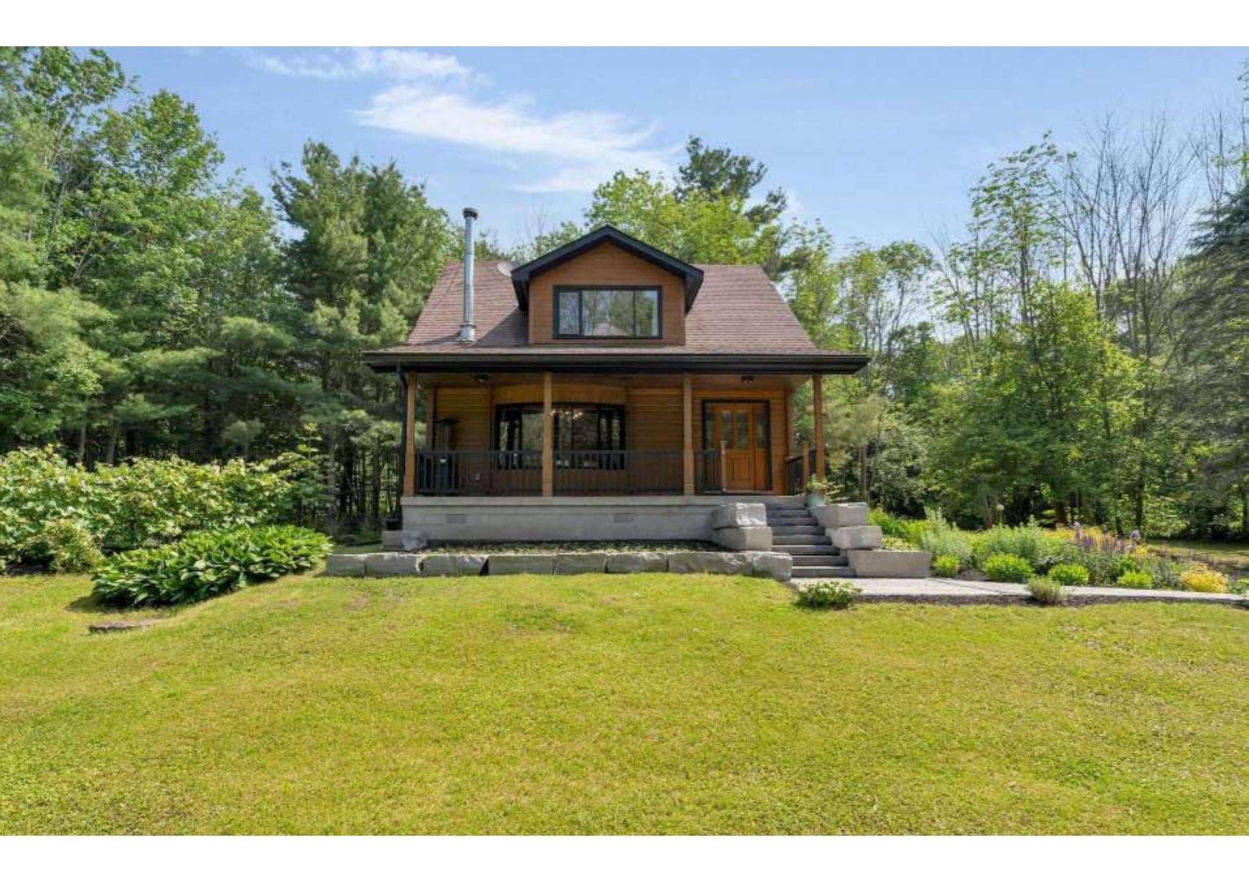 2668 McDonald RD, Springwater, ON L0L 1P0